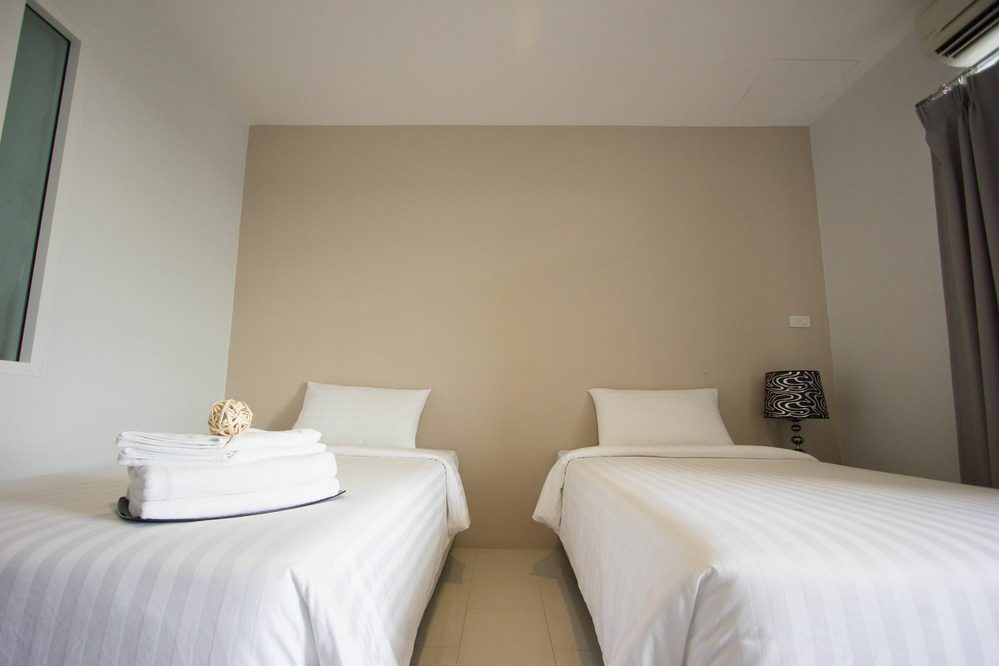 Prime Time Hotel Chonburi Exterior foto